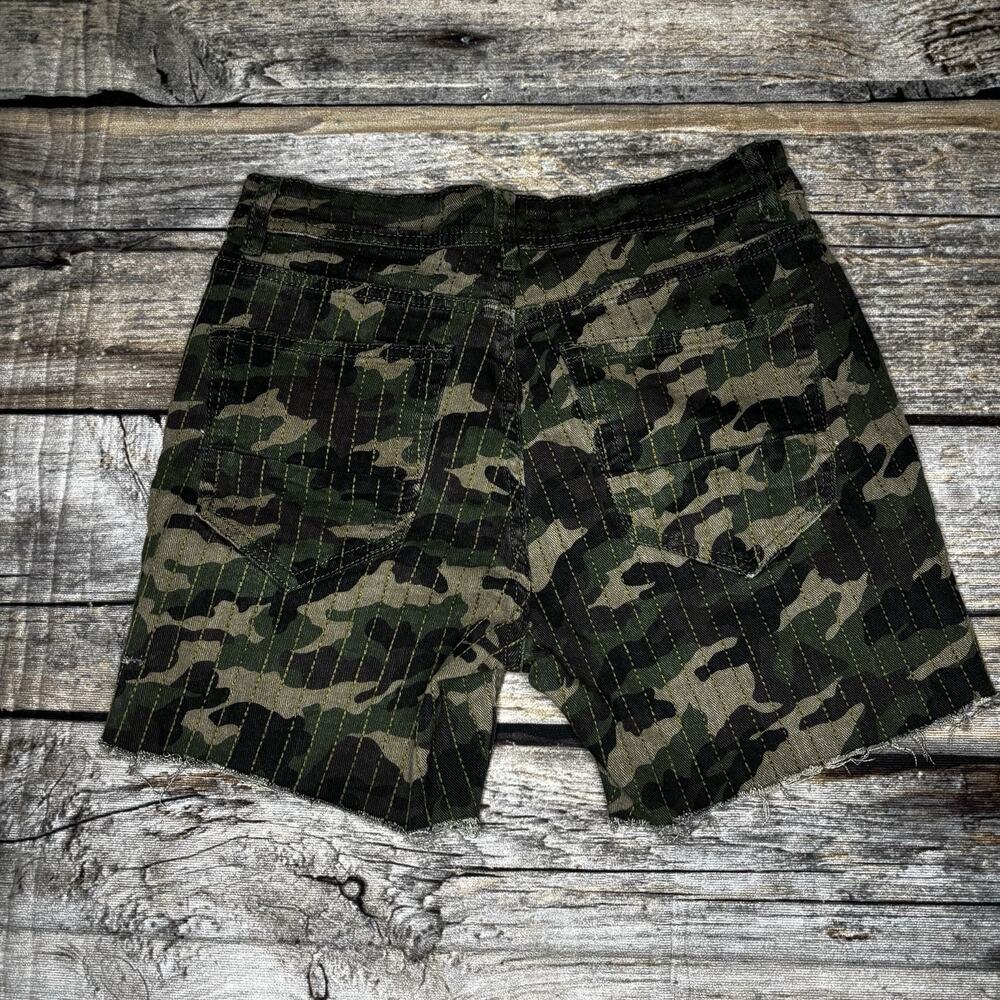 Fashion Nova Men's Camo Cut Off Stretchy Shorts Size 30 - Picture 5 of 5